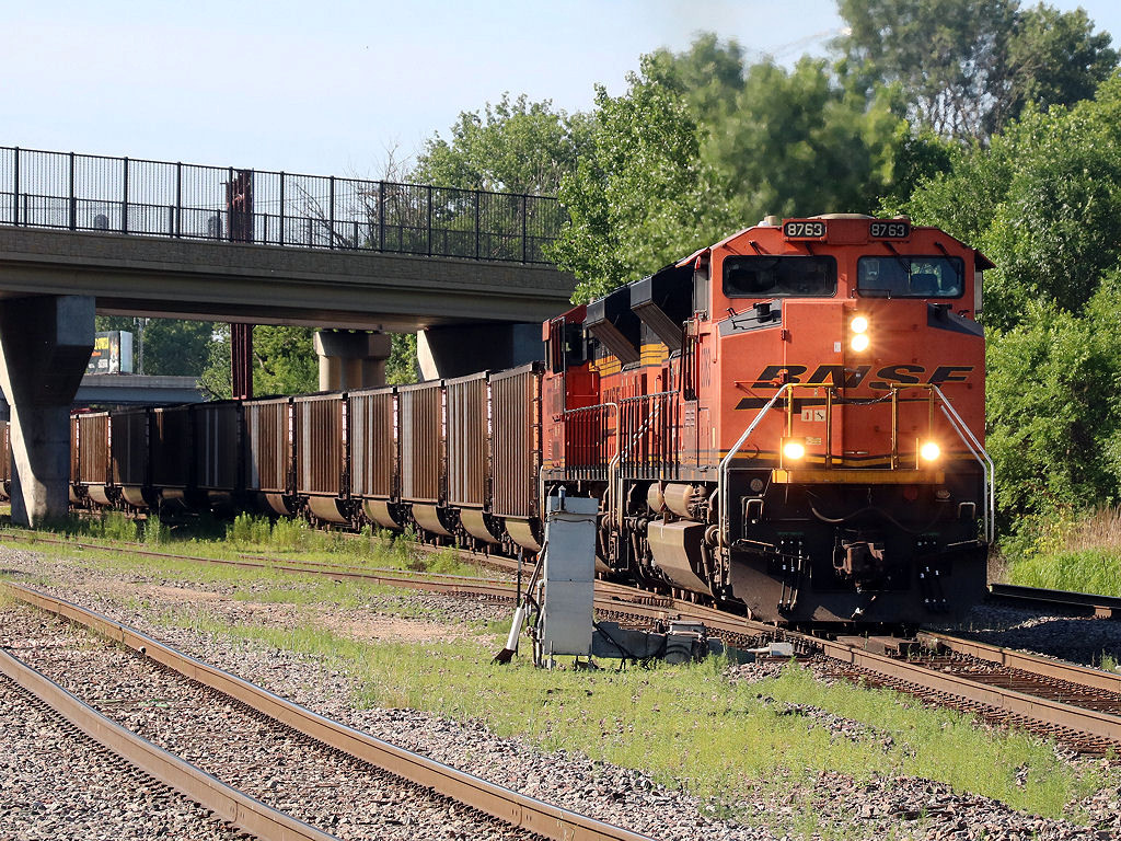 BNSF 8763